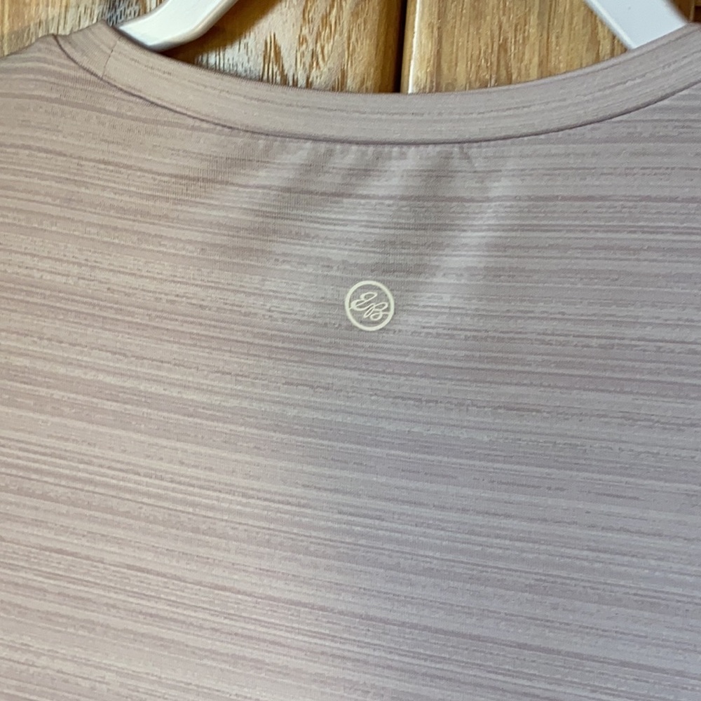 SALE🎉 Eddie Bauer T-shirt - Picture 5 of 6